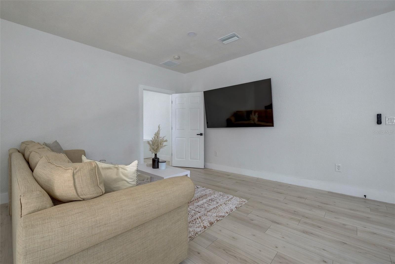 SARASOTA VENICE CO 09 37 18 - Residential