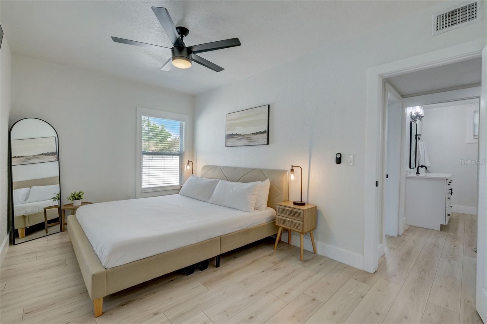 SARASOTA VENICE CO 09 37 18 - Residential