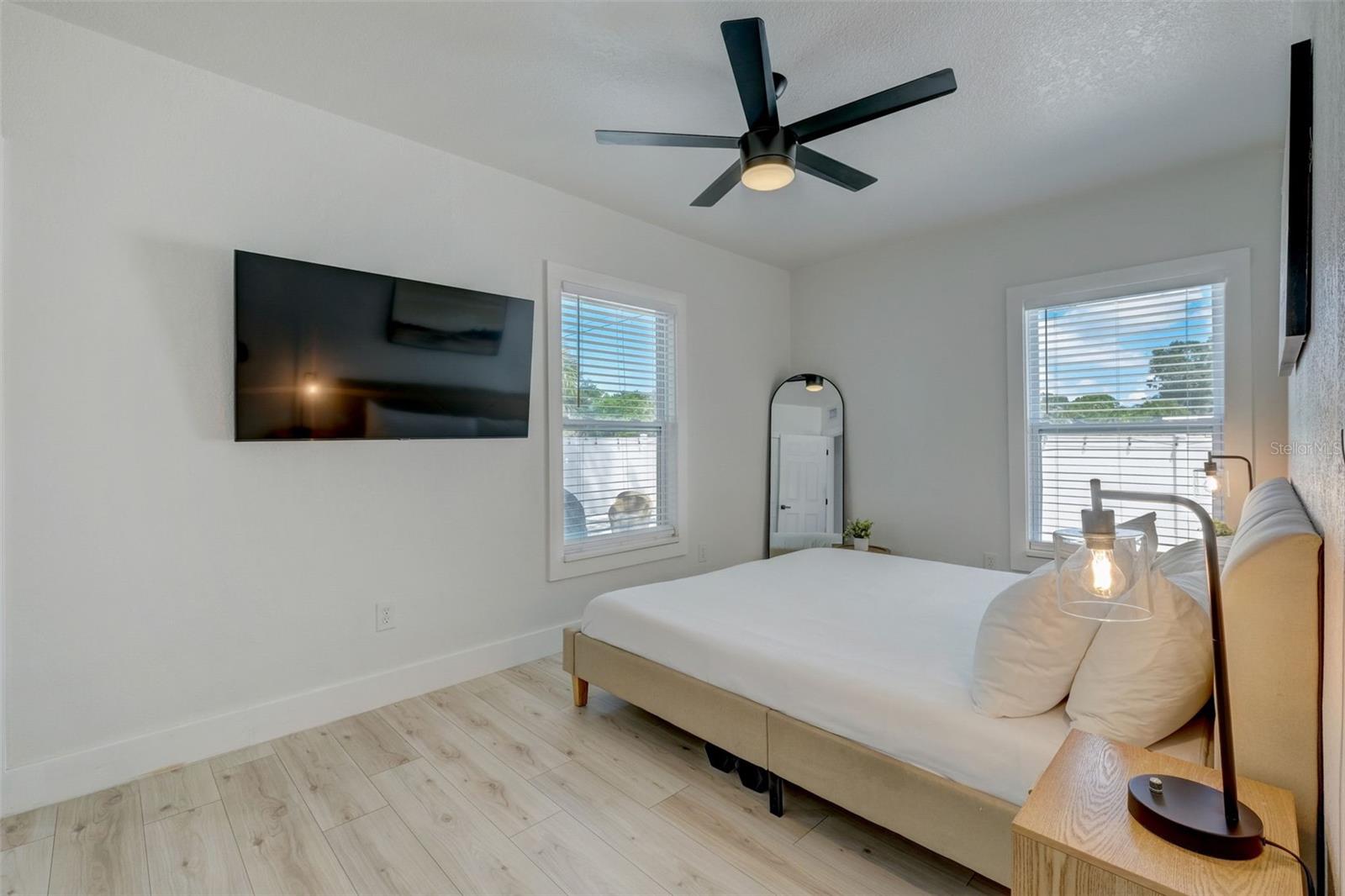 SARASOTA VENICE CO 09 37 18 - Residential