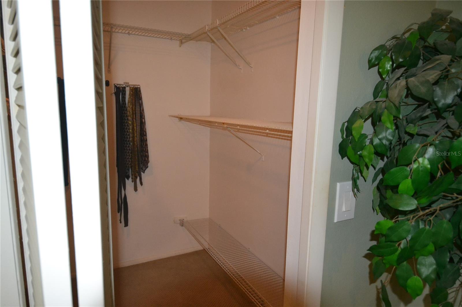 COUNTRYSIDE TR 8 UNIT ONE - Residential Lease