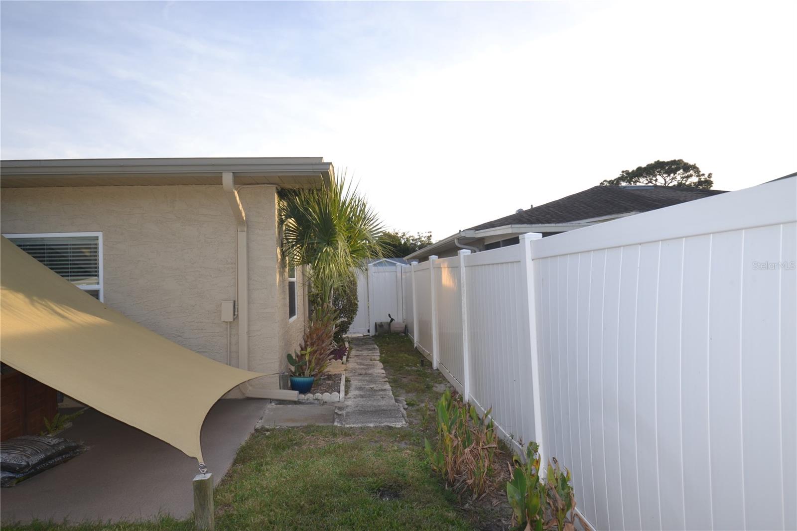 COUNTRYSIDE TR 8 UNIT ONE - Residential Lease