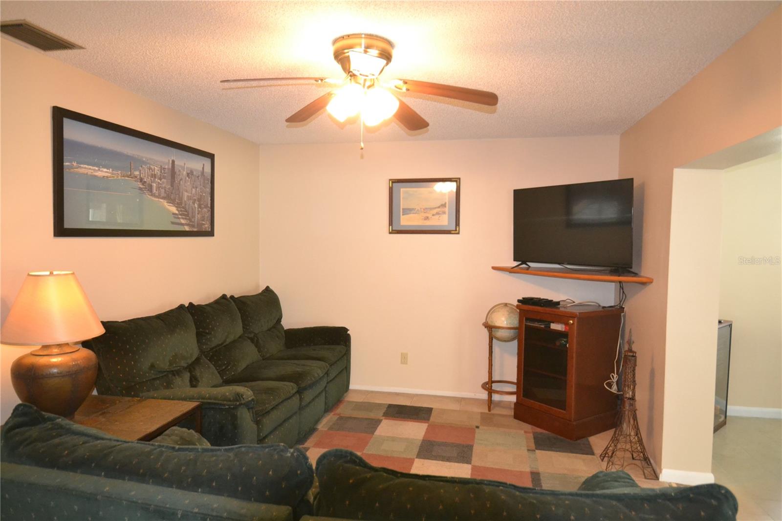 COUNTRYSIDE TR 8 UNIT ONE - Residential Lease