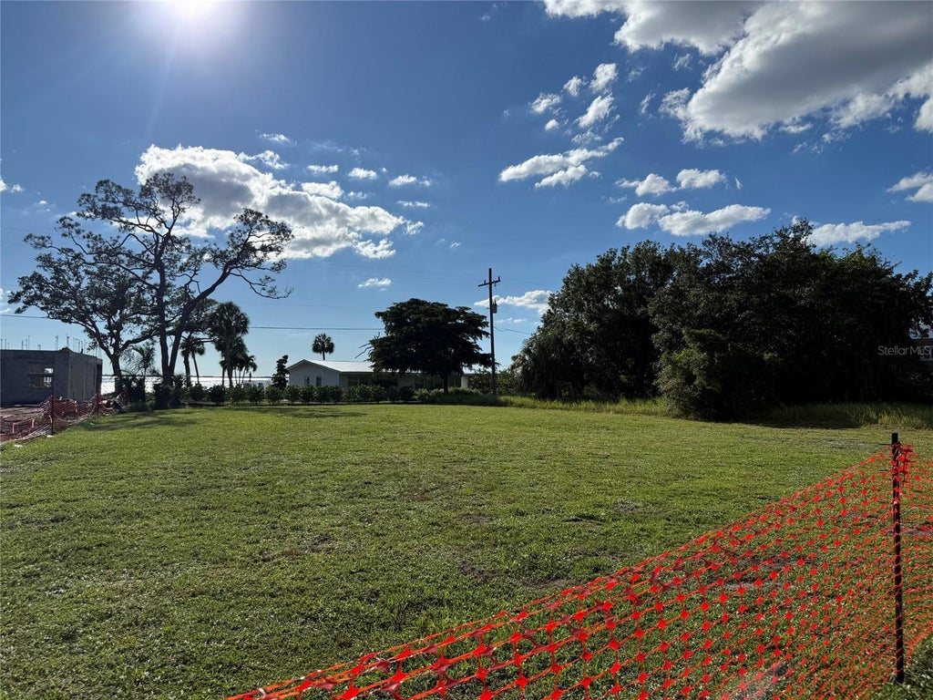 Photo of 7510 Westmoreland Drive, Sarasota, FL 34243 (MLS # A4709487)