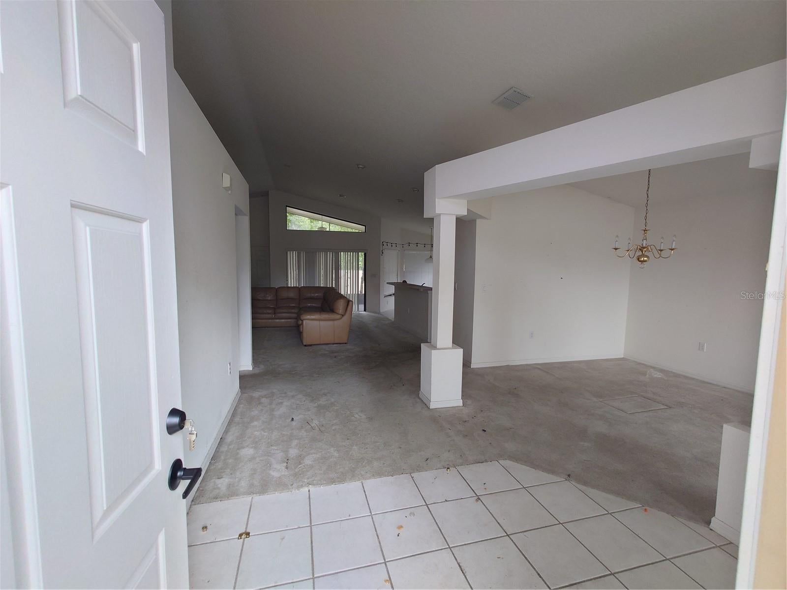 9335 CREEKSIDE COURT