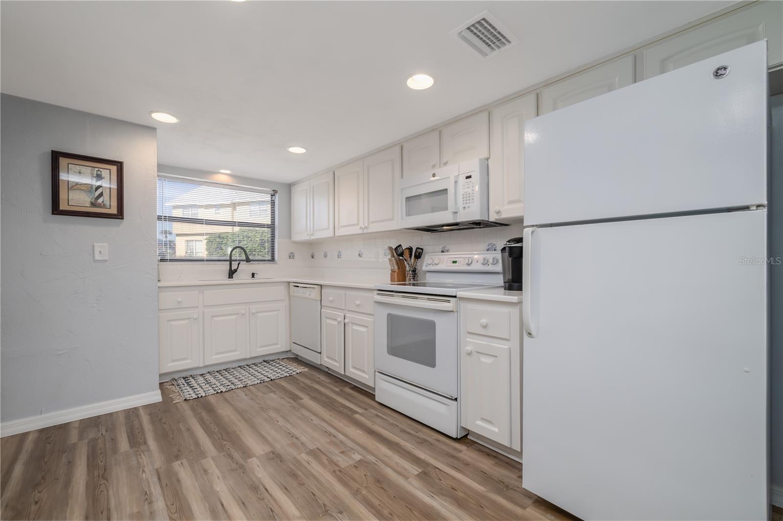 THE LIGHTHOUSE DUNES OF OAKRIDGE VILLAGE - Residential