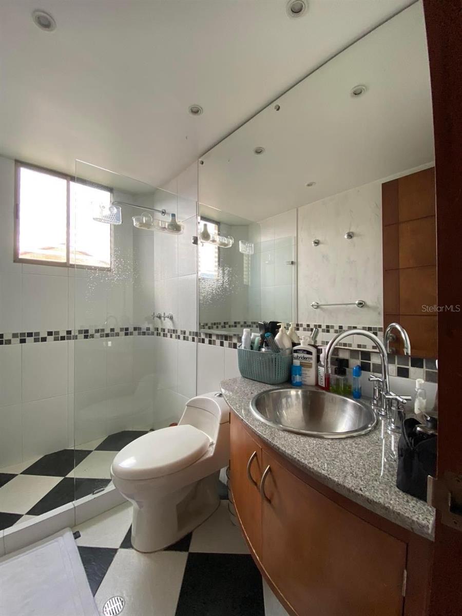 EL ALMENDRO RESIDENTIAL COMMUNITY (P.H.) - Residential