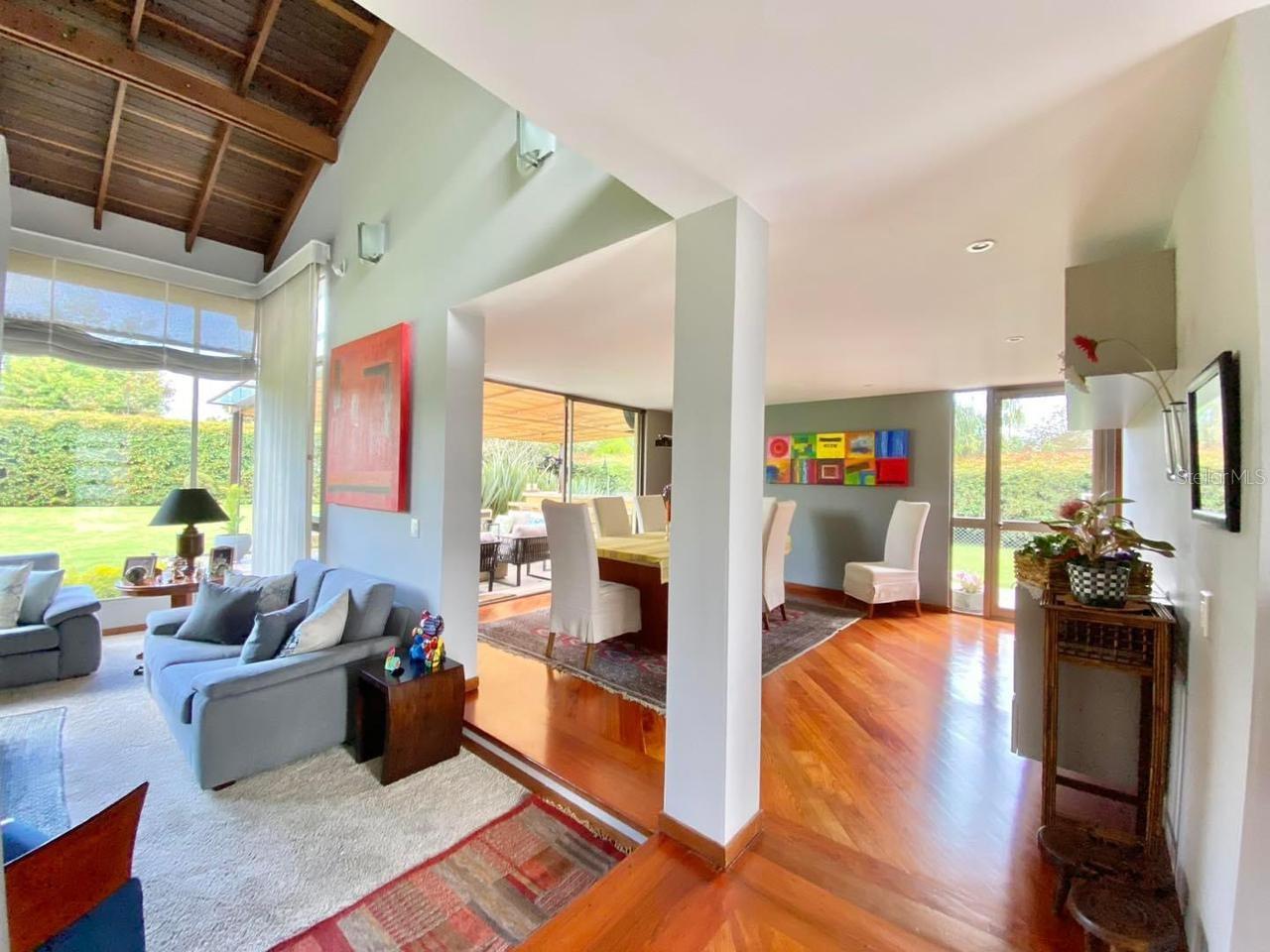 EL ALMENDRO RESIDENTIAL COMMUNITY (P.H.) - Residential