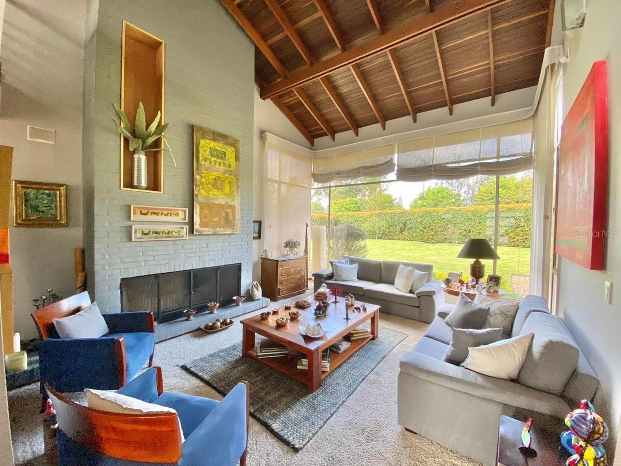 EL ALMENDRO RESIDENTIAL COMMUNITY (P.H.) - Residential