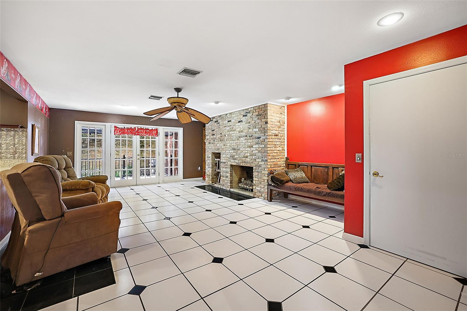 MOUNT DORA RESUB BLK 08 SEC 31 - Commercial Sale