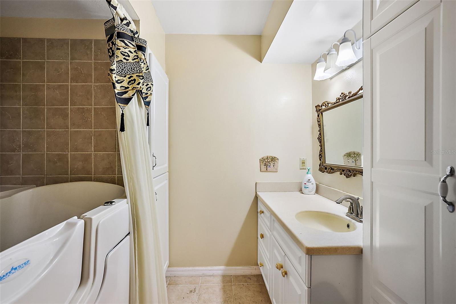 MOUNT DORA RESUB BLK 08 SEC 31 - Commercial Sale