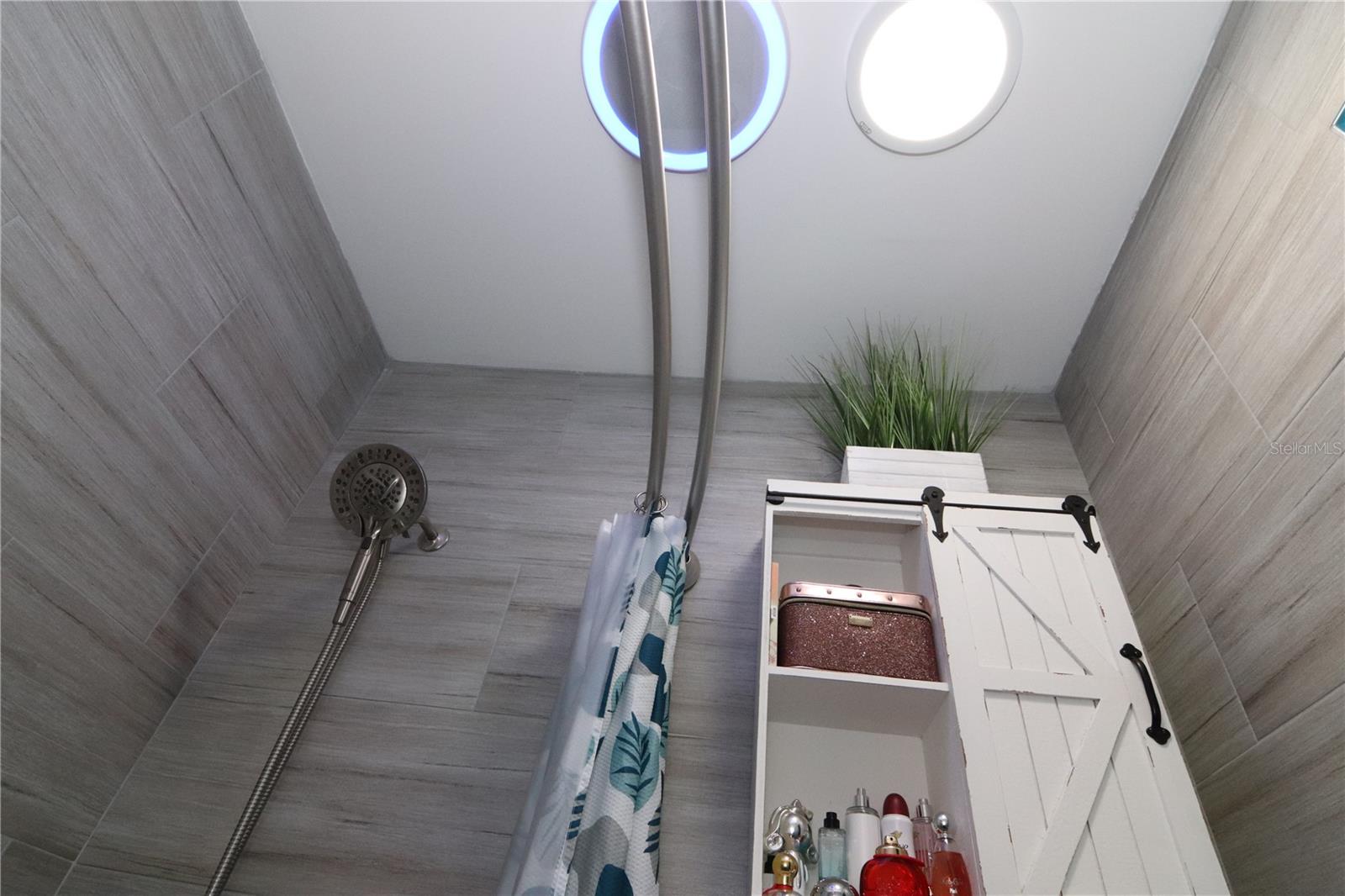 KING OAK VILLAS PH 1 - Residential