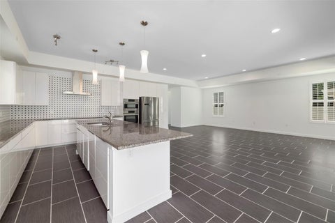 4524 Riverwood Avenue, Sarasota, FL 34231