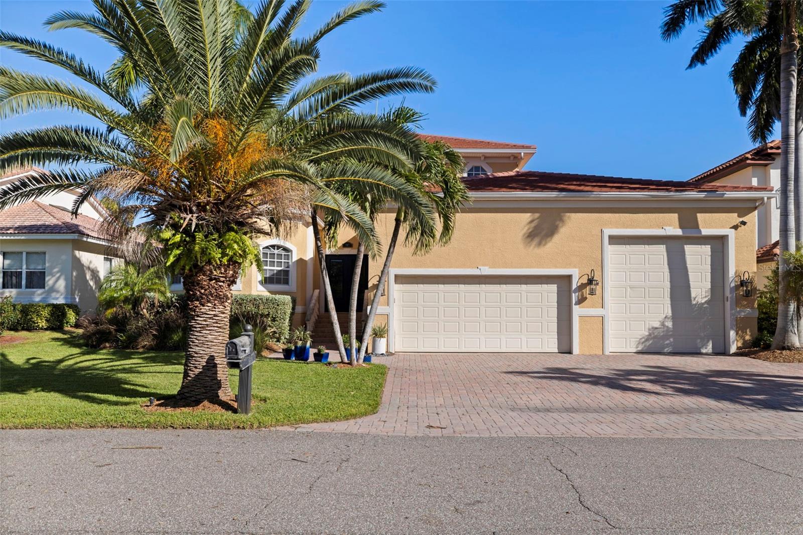 647 SANTA MARIA DRIVE