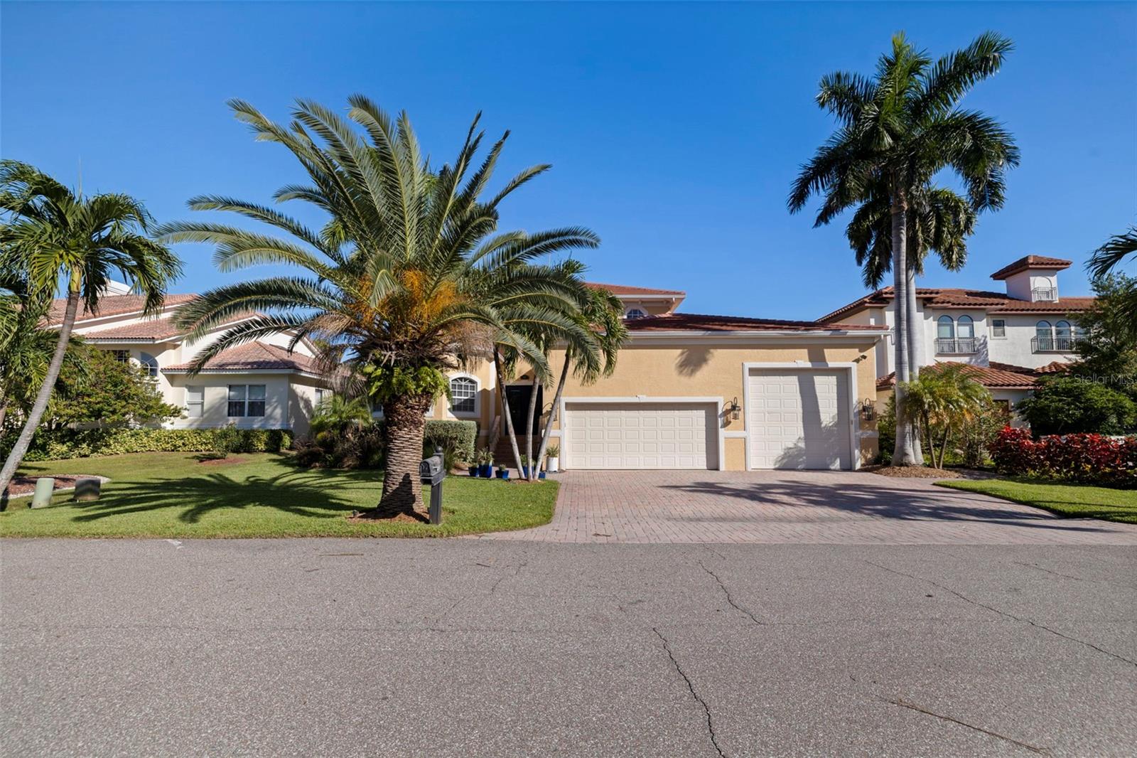 647 SANTA MARIA DRIVE