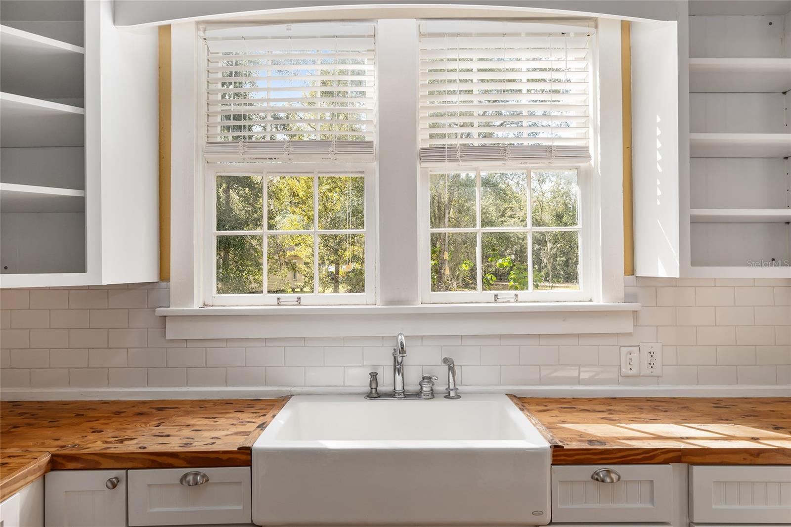 LEITNER TR E LEVY GRANT - Residential