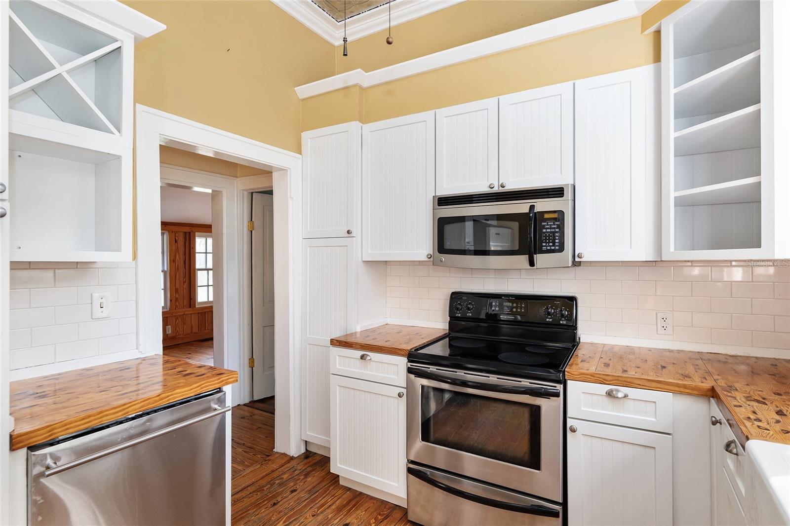 LEITNER TR E LEVY GRANT - Residential