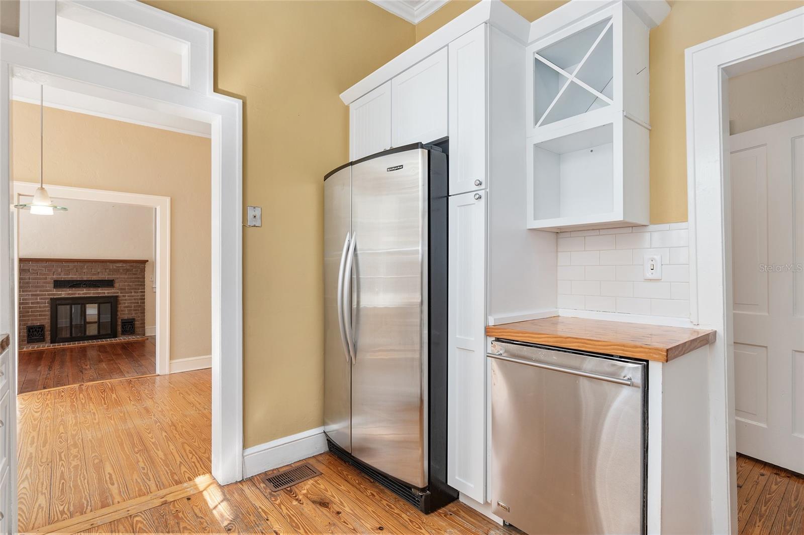 LEITNER TR E LEVY GRANT - Residential