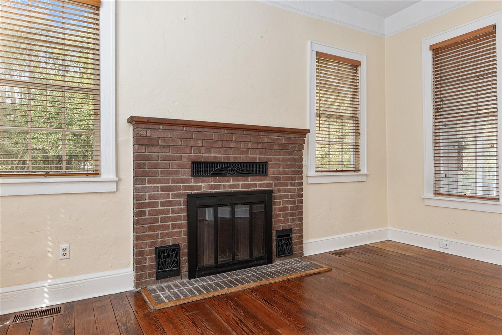 LEITNER TR E LEVY GRANT - Residential