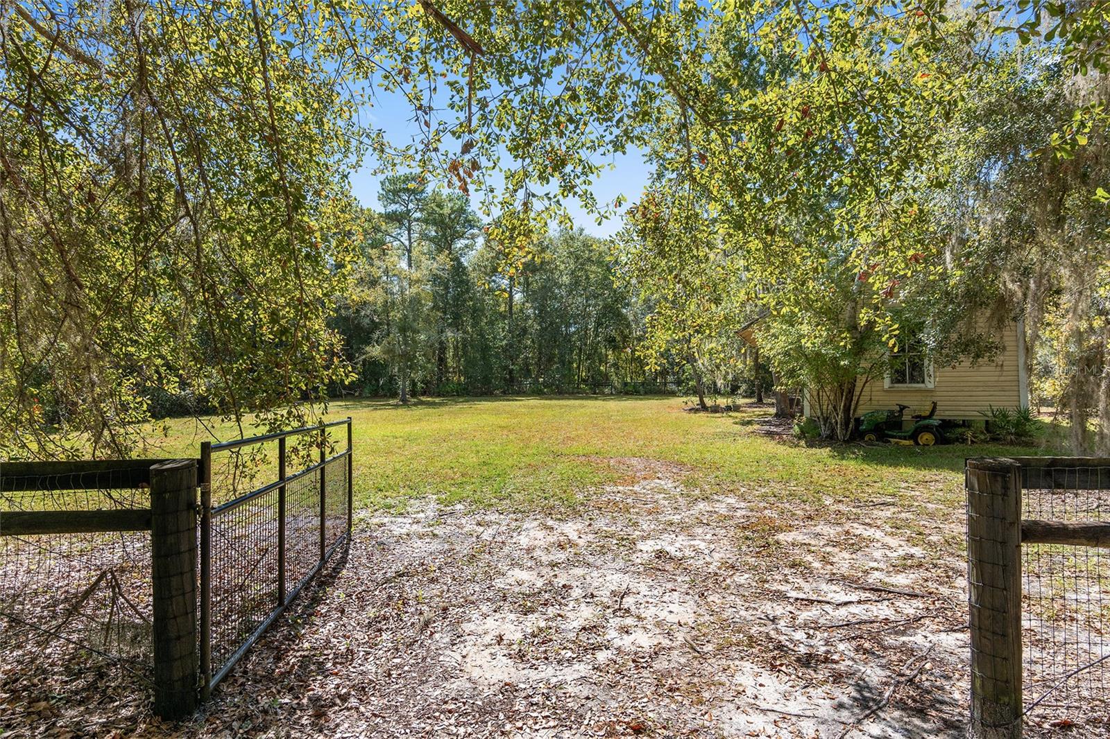 LEITNER TR E LEVY GRANT - Residential