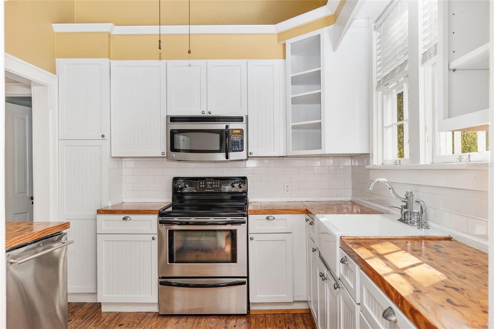 LEITNER TR E LEVY GRANT - Residential