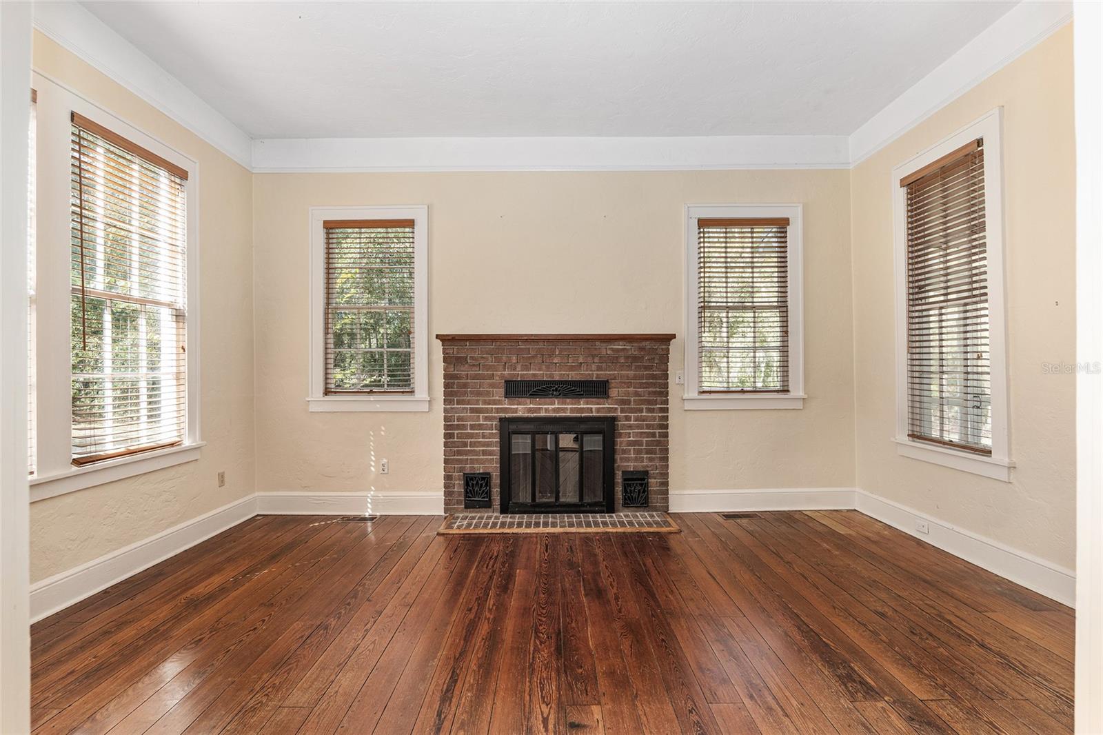 LEITNER TR E LEVY GRANT - Residential