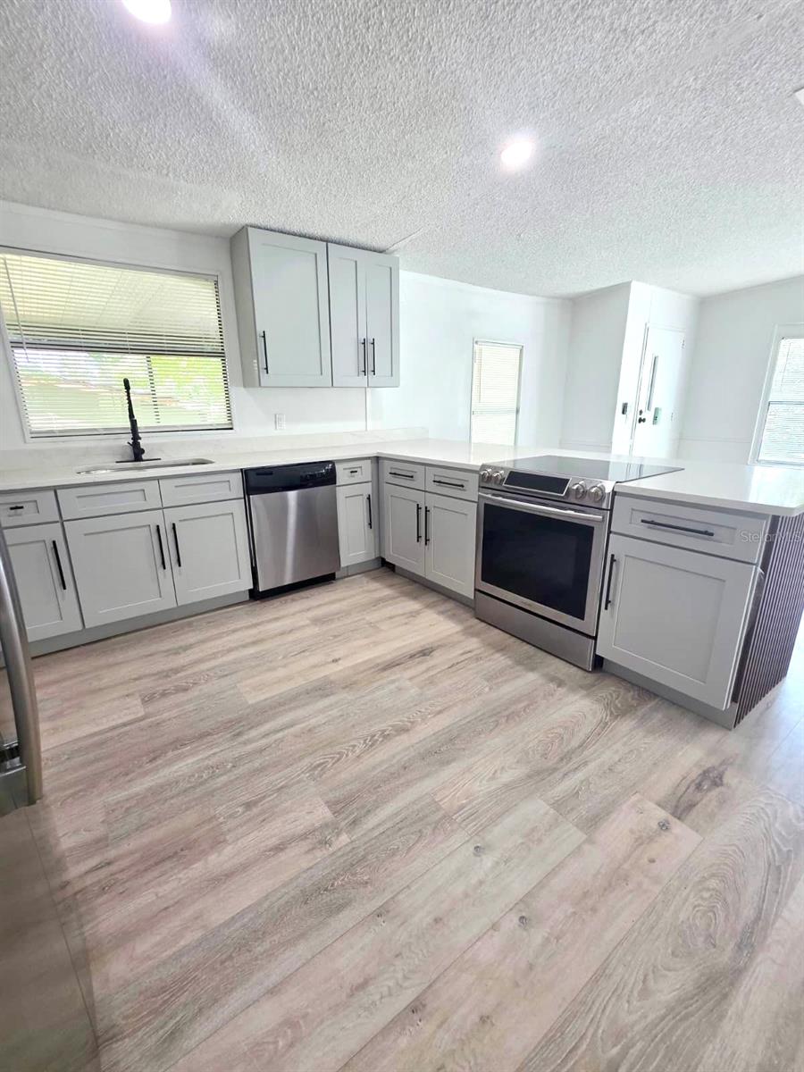 MONTVERDE HILLS - Residential