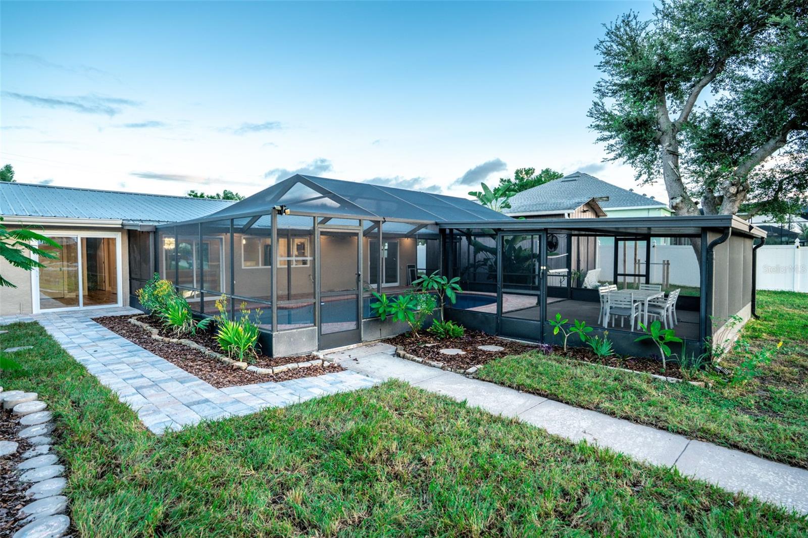 APOLLO BEACH UNIT TWO - Residential