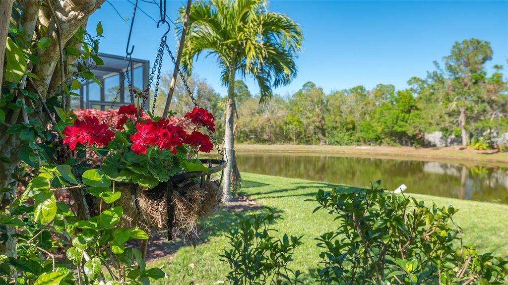 Photo of 315 Londonderry Drive, Sarasota, FL 34240 (MLS # A4694891)