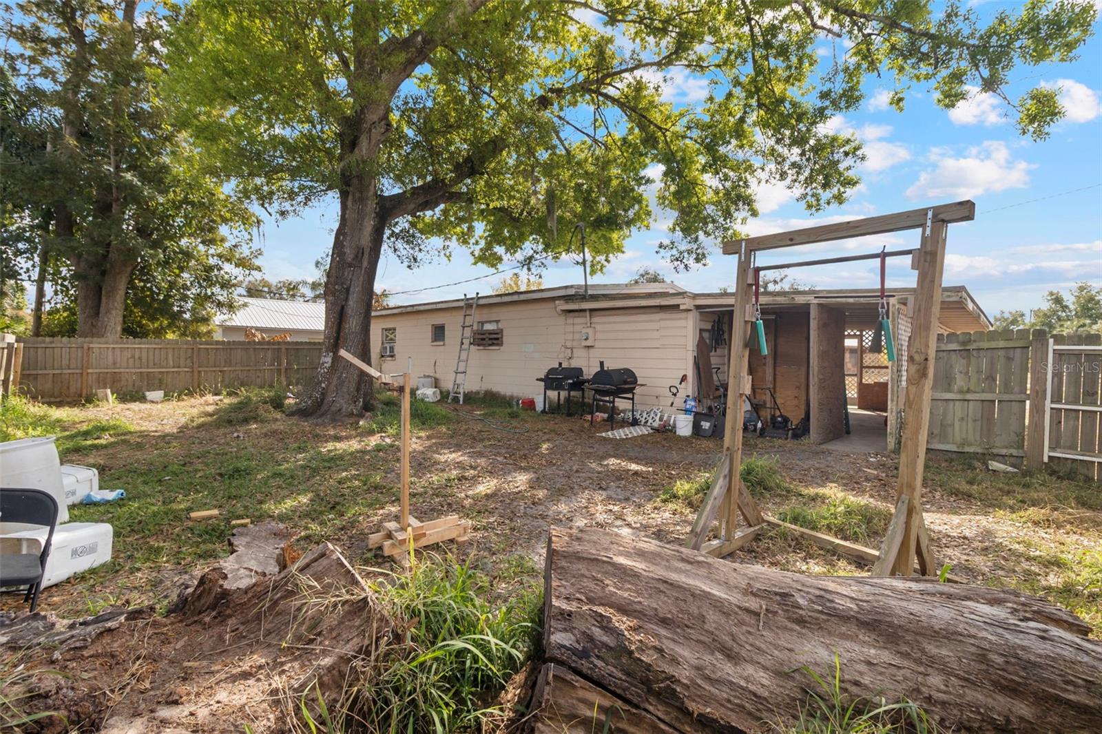 ROYAL HOWARD SUB - Residential