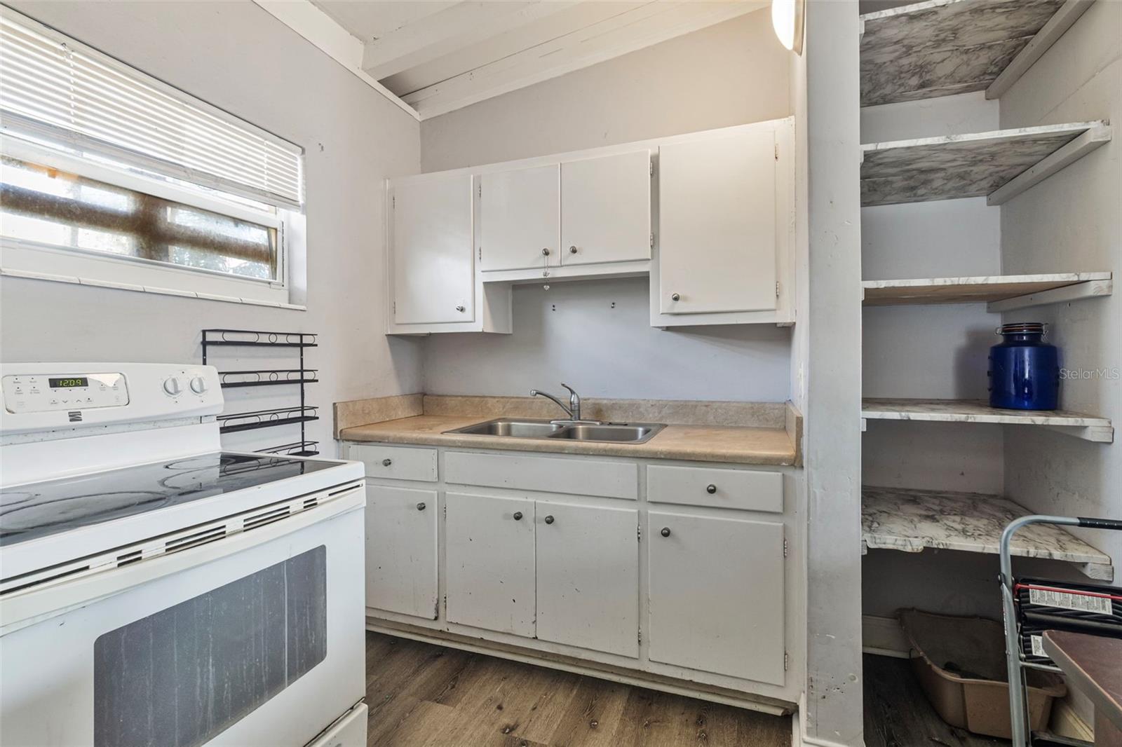 ROYAL HOWARD SUB - Residential