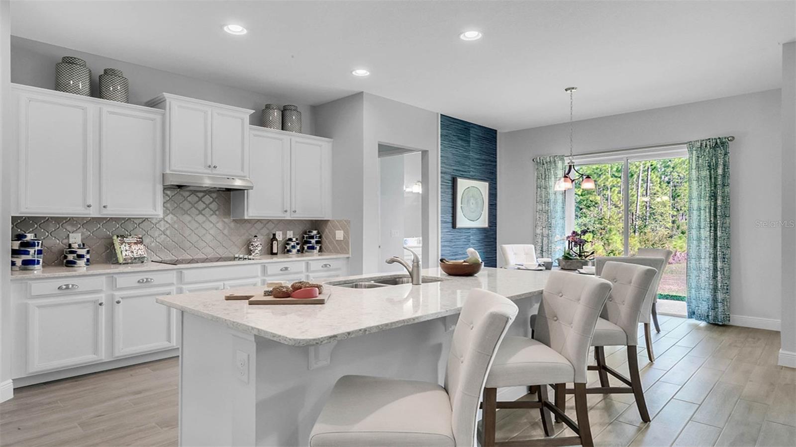 BUENA LAGO - Residential