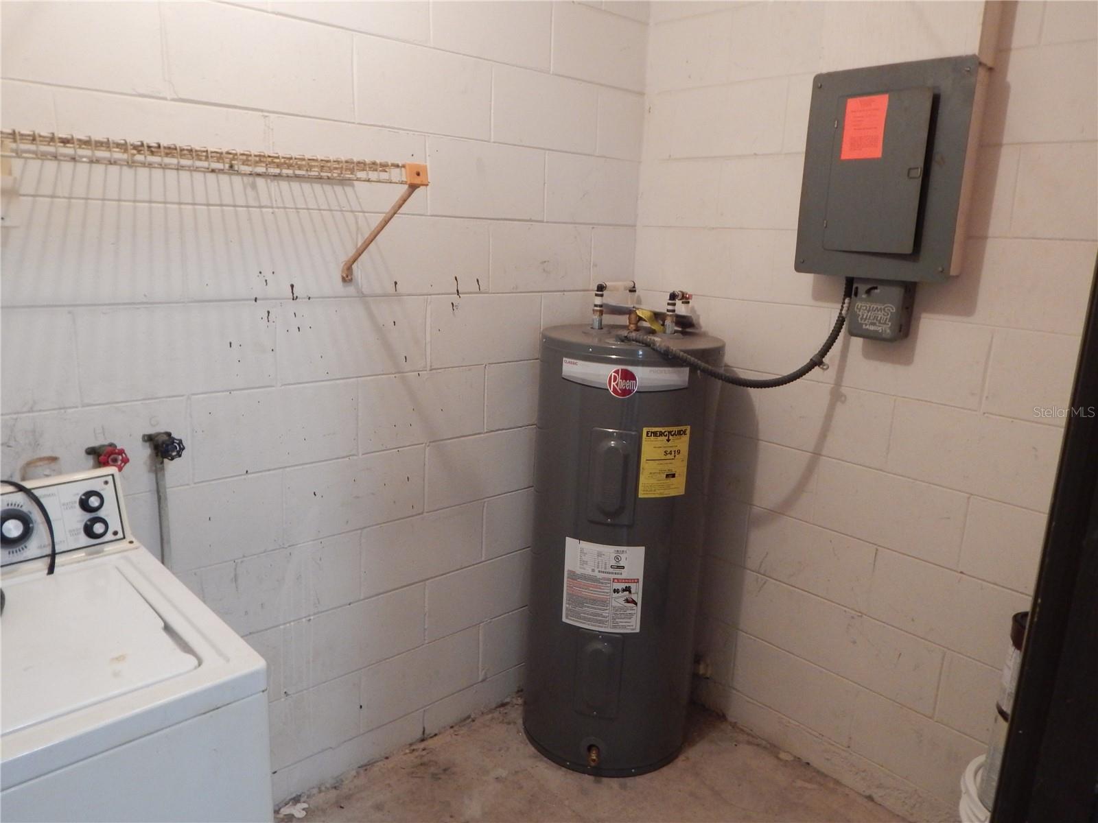 CORAL ESTATES - Residential