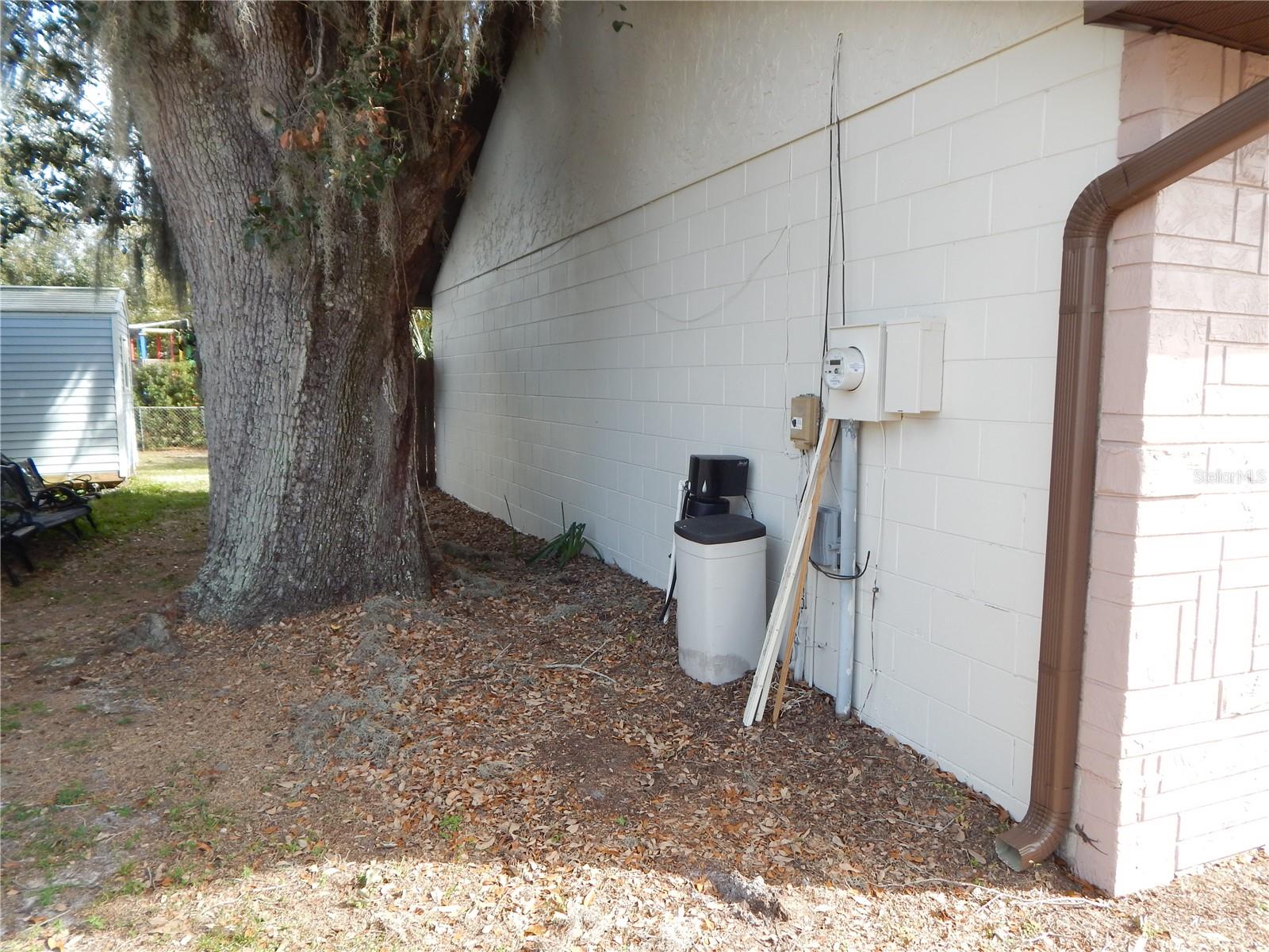 CORAL ESTATES - Residential