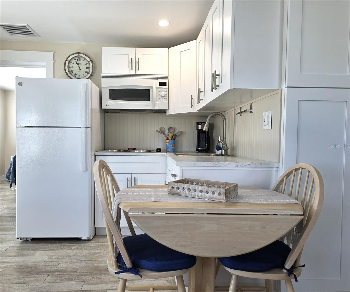 TIKI ON THE BAY - Residential