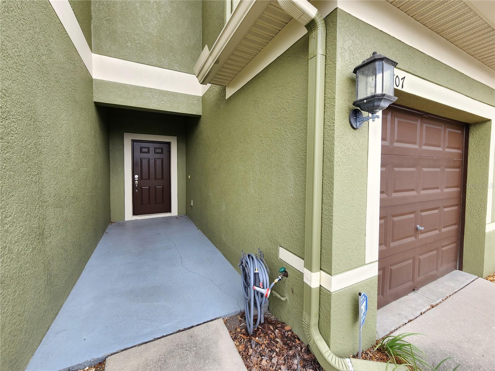 2807 LANTERN HILL AVENUE