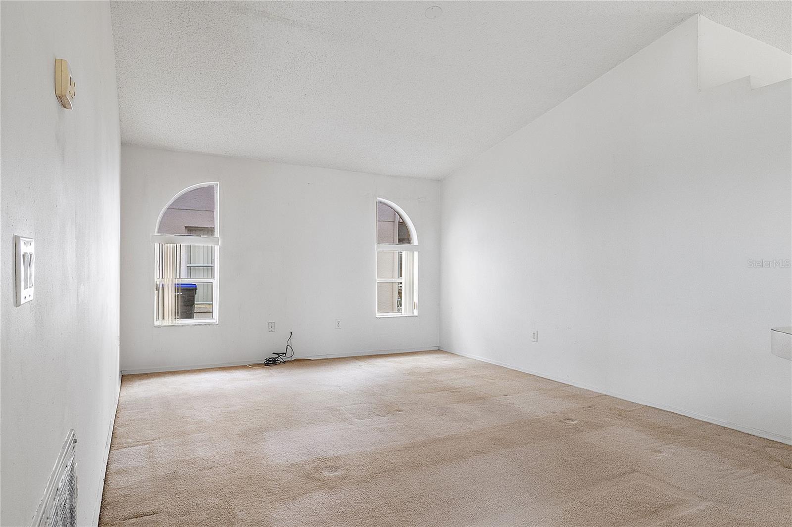1620 BROOK HOLLOW DRIVE