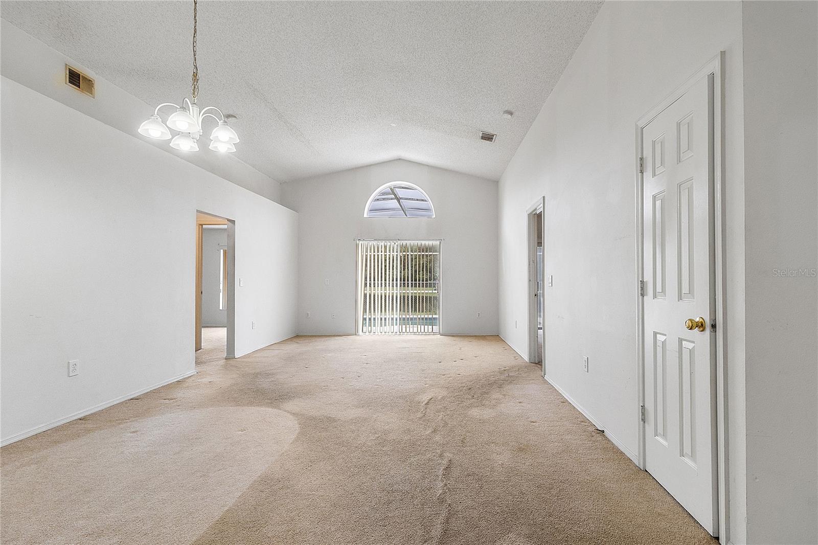 1620 BROOK HOLLOW DRIVE