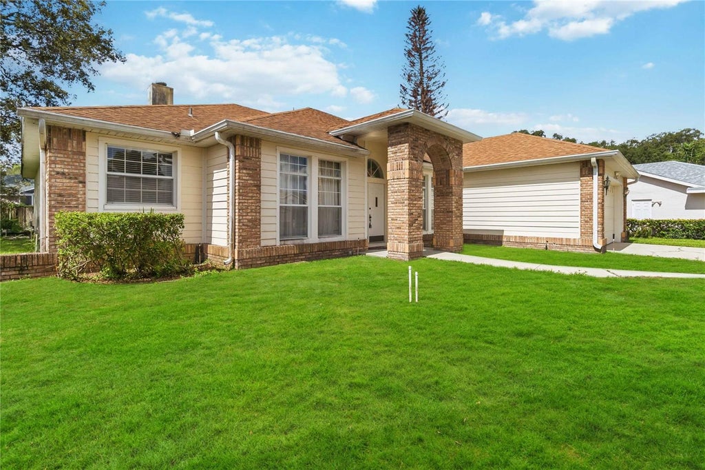 Photo of 1572 Hunters Stand Run, Oviedo, FL 32765 (MLS # O6415011)