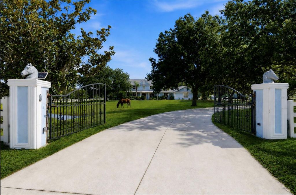 Photo of 20207 77th Avenue E, Bradenton, FL 34202 (MLS # A4698566)