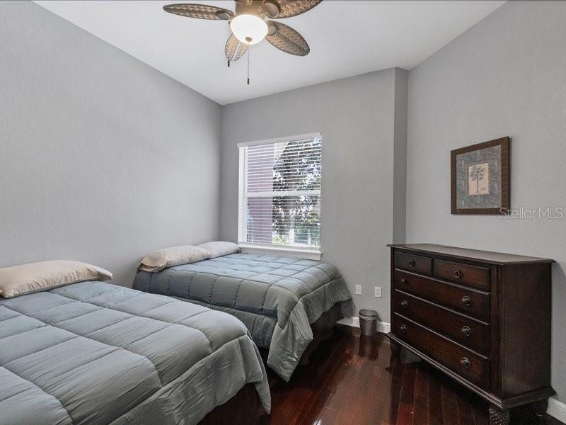 ACADEMY PARK PH IV & V - Residential Lease