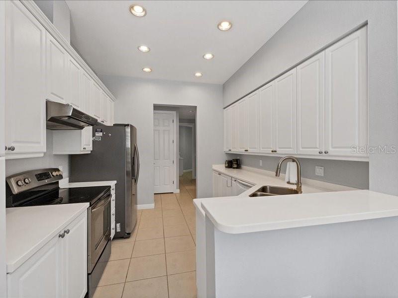 ACADEMY PARK PH IV & V - Residential Lease