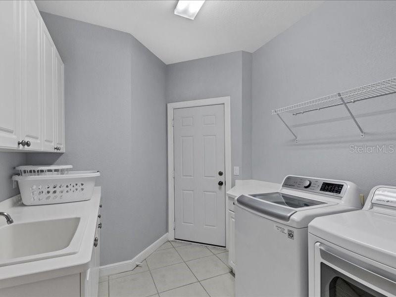 ACADEMY PARK PH IV & V - Residential Lease