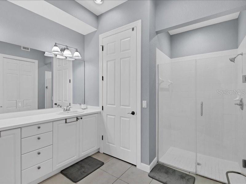 ACADEMY PARK PH IV & V - Residential Lease