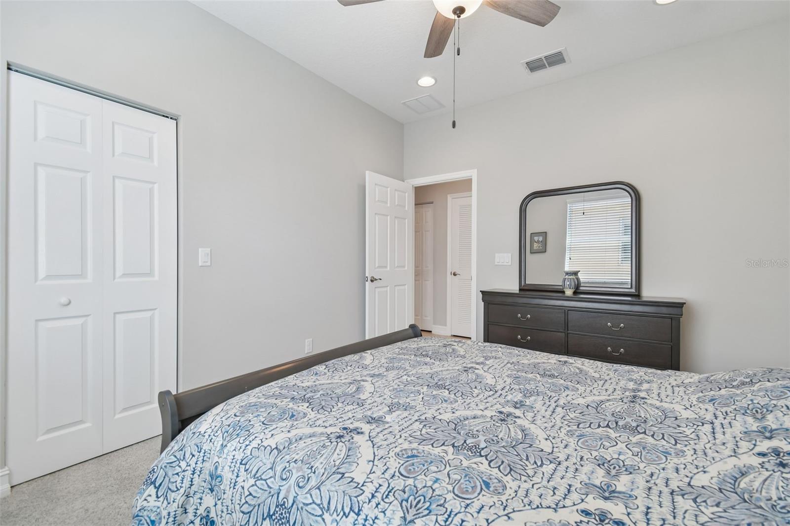 VALENCIA LAKES - Residential