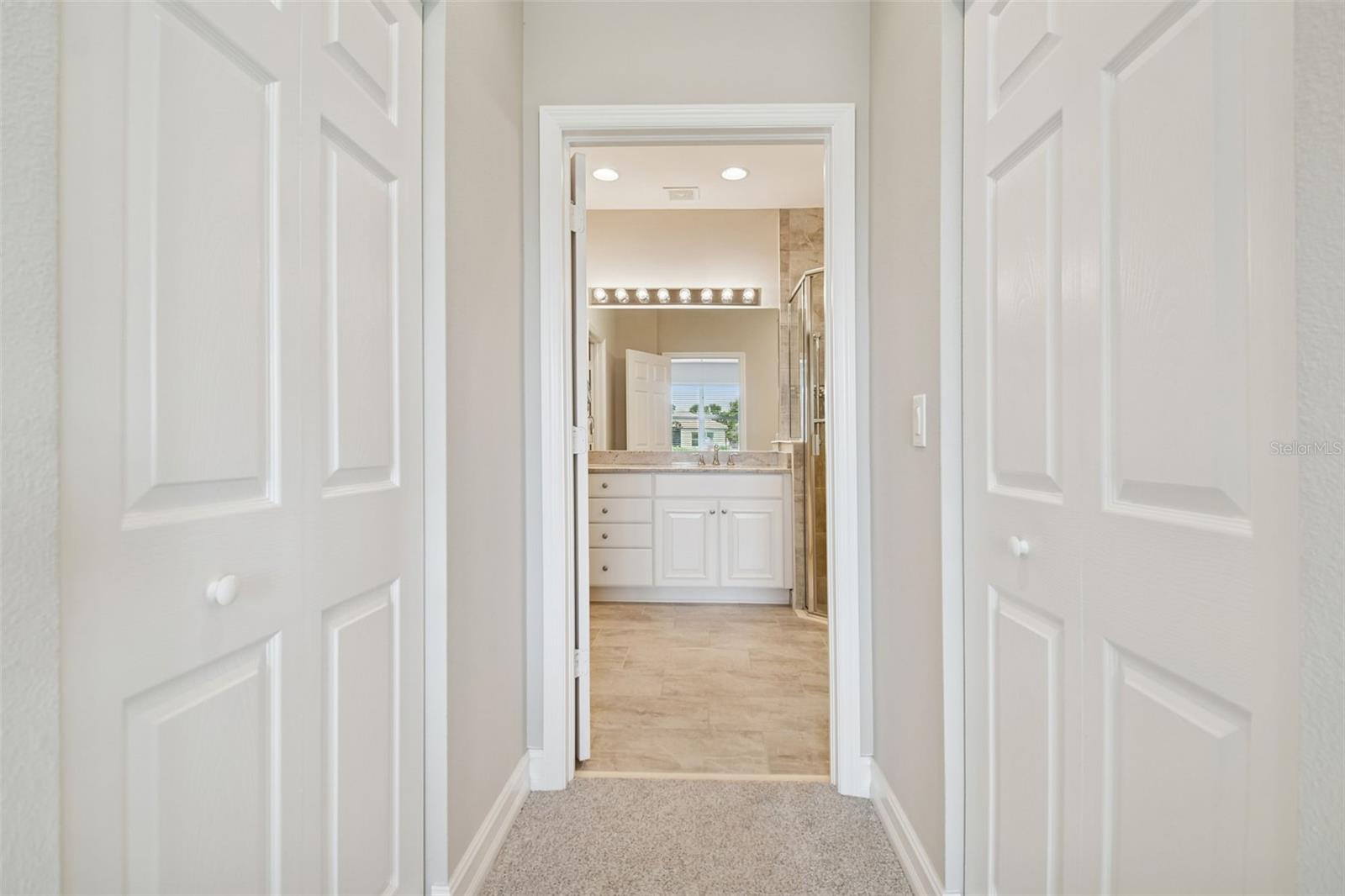 VALENCIA LAKES - Residential