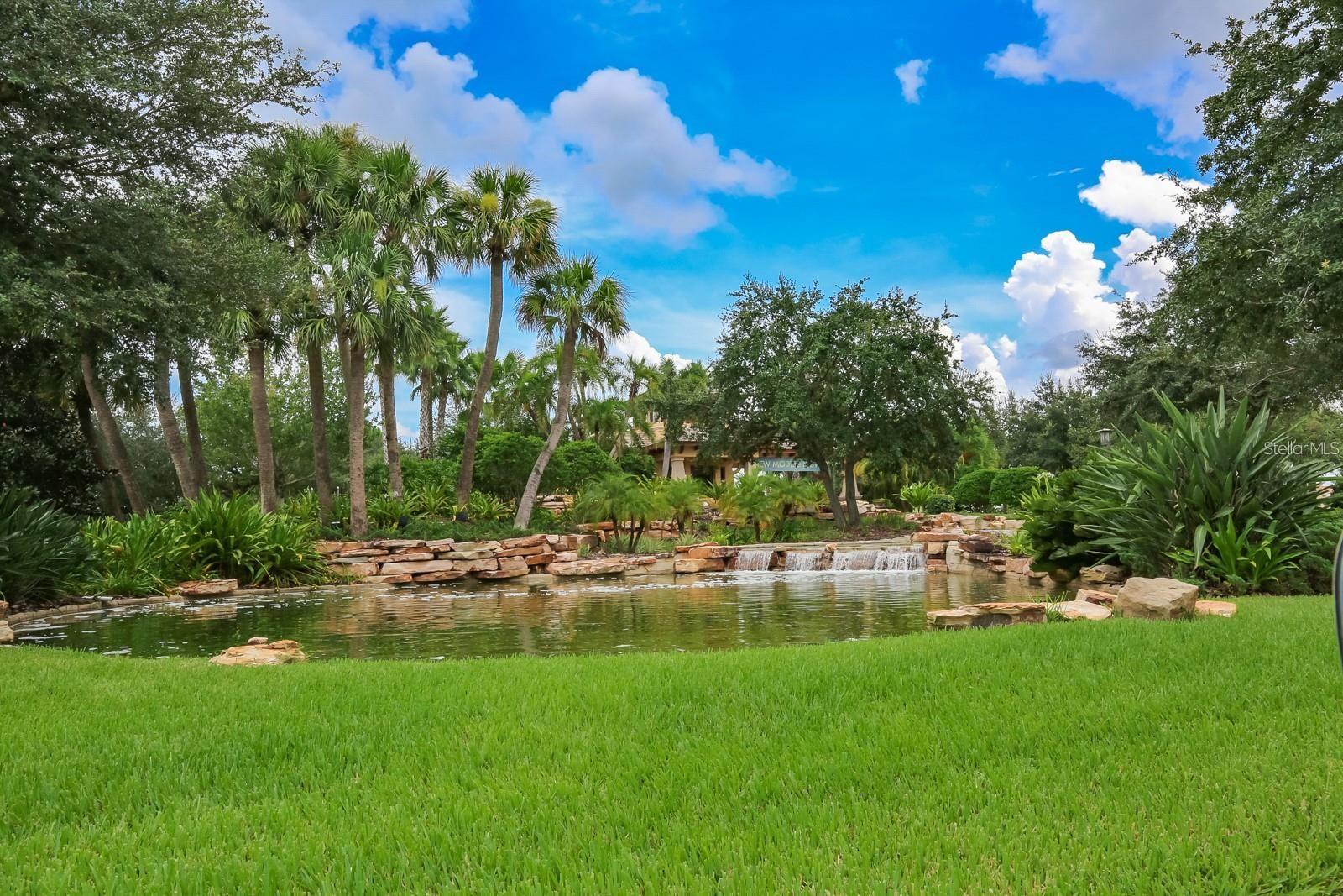 VALENCIA LAKES - Residential