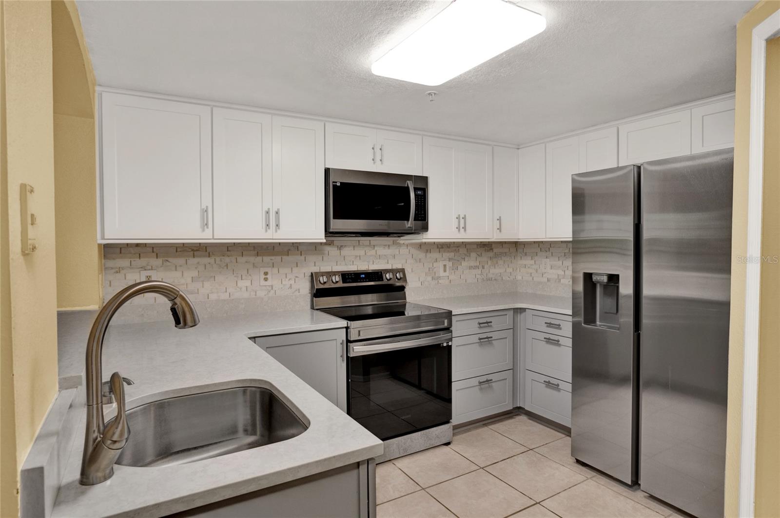 NOTTING HILL A CONDO - Residential