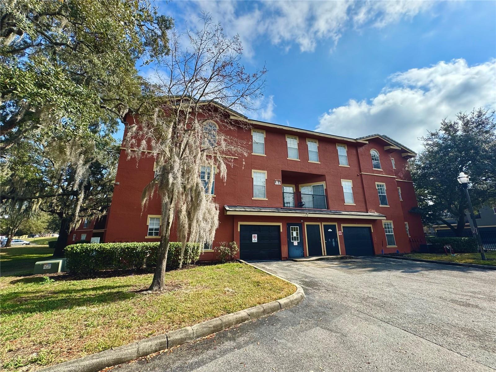 NOTTING HILL A CONDO - Residential
