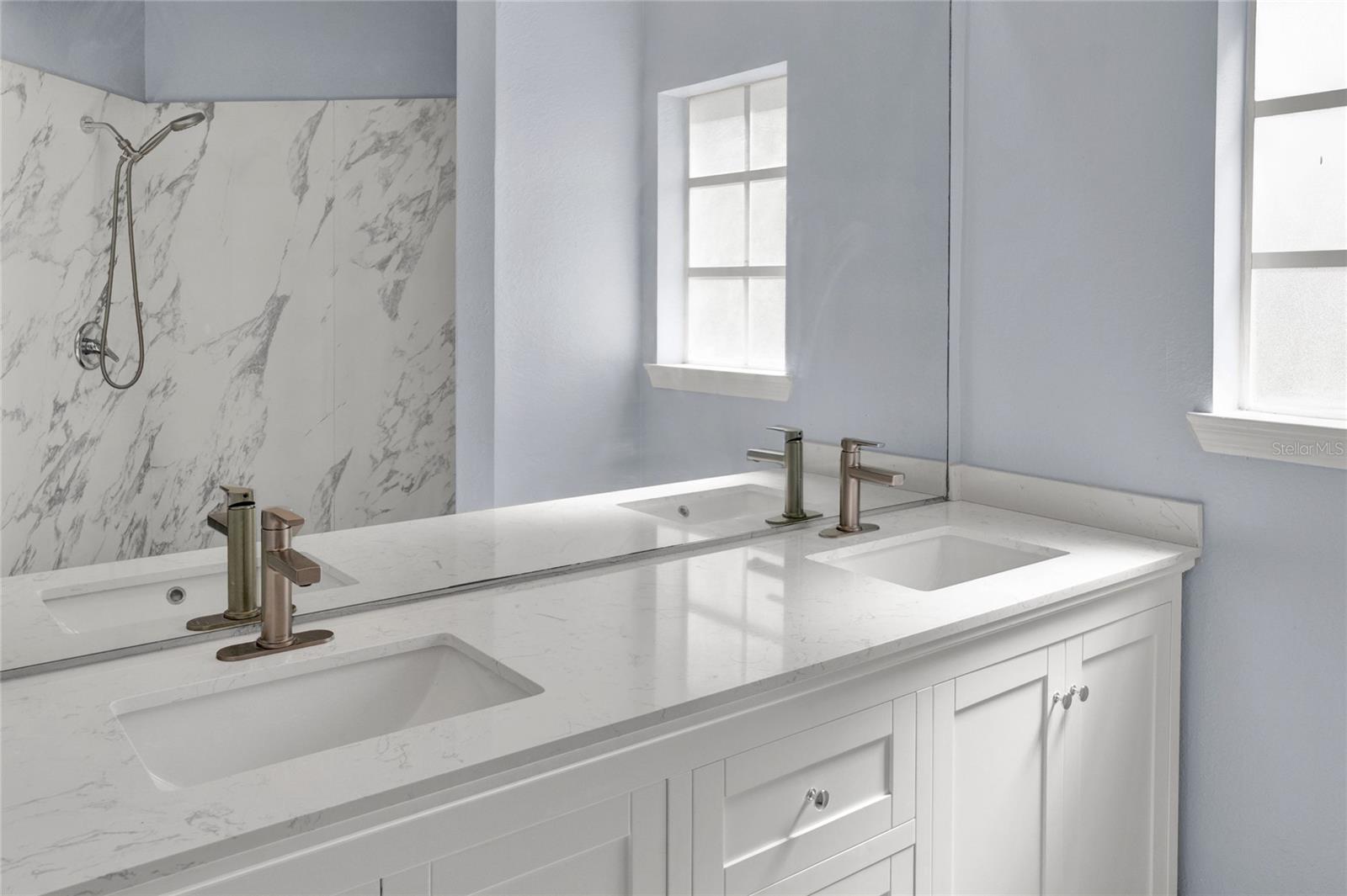 NOTTING HILL A CONDO - Residential