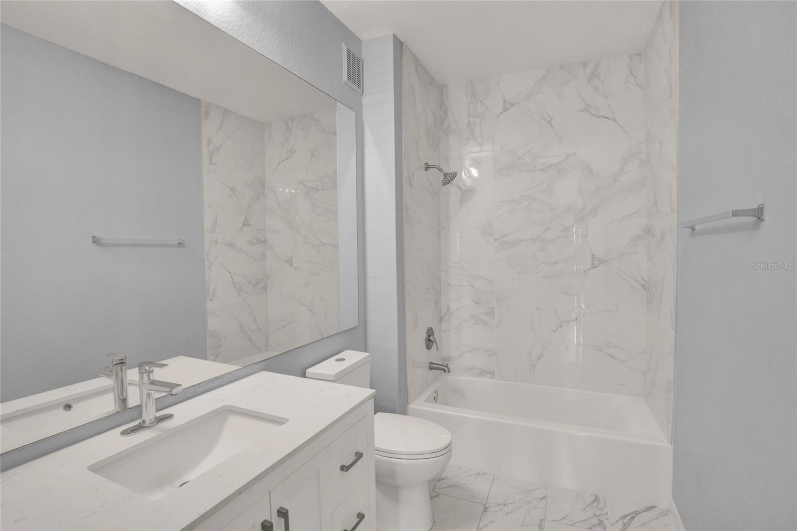 NOTTING HILL A CONDO - Residential